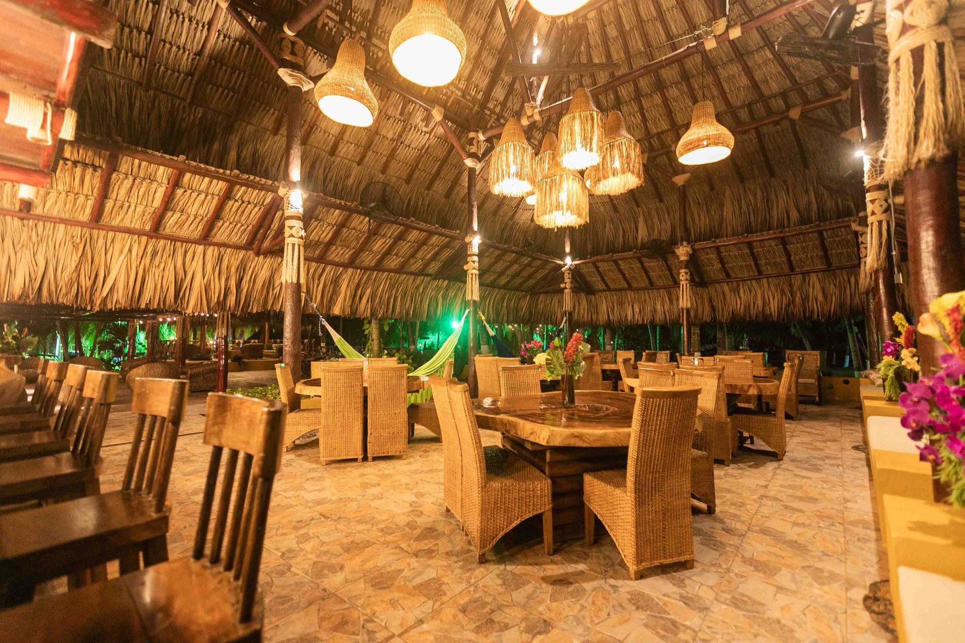 Intimate event kiosk for weddings at Marahuaco Beach House 60 people Cartagena Colombia Kiosko íntimo eventos y bodas Marahuaco Beach House 60 personas Cartagena