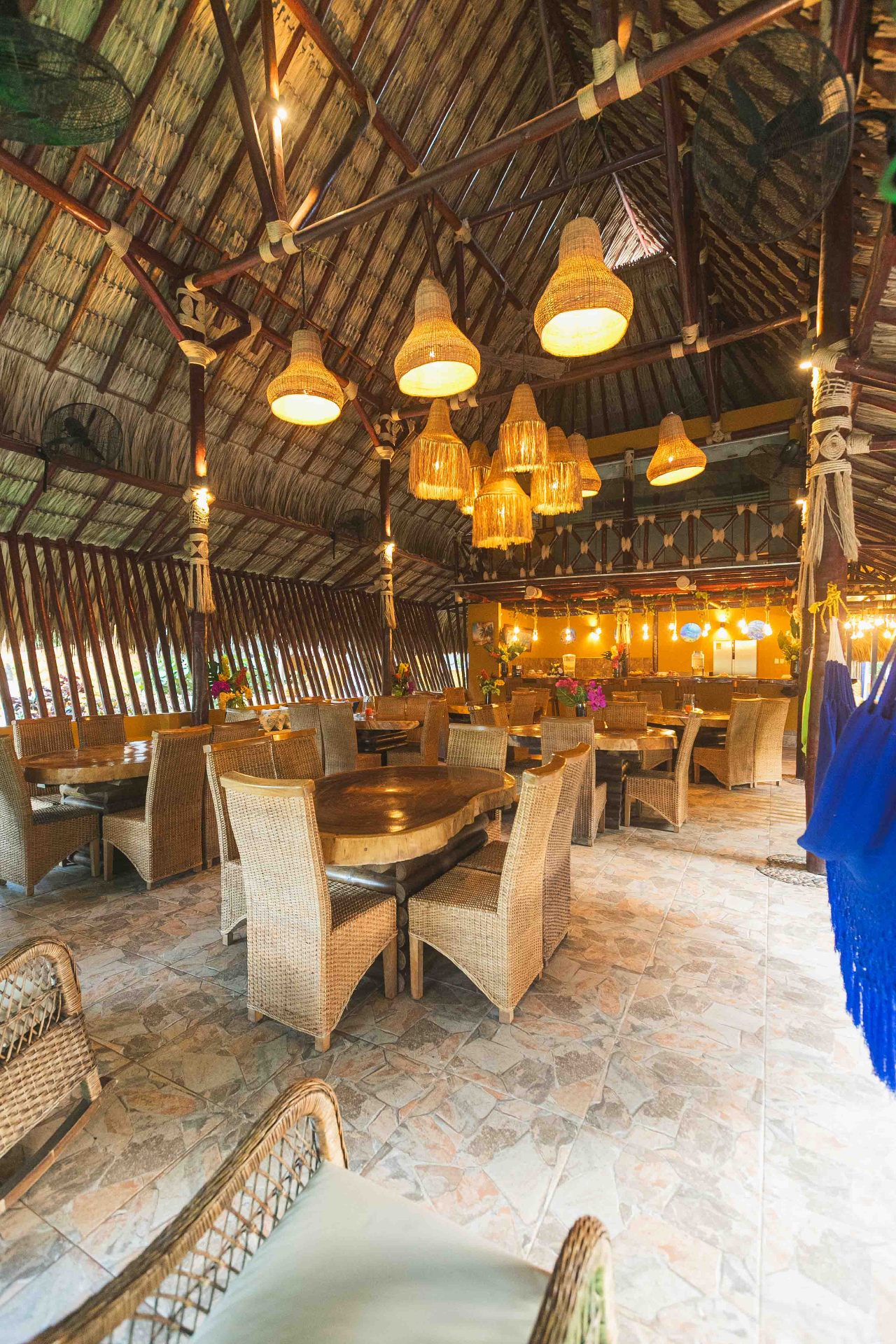 Private dinner event under the main pavilion at Marahuaco Beach House Cena de evento bajo el kiosko principal